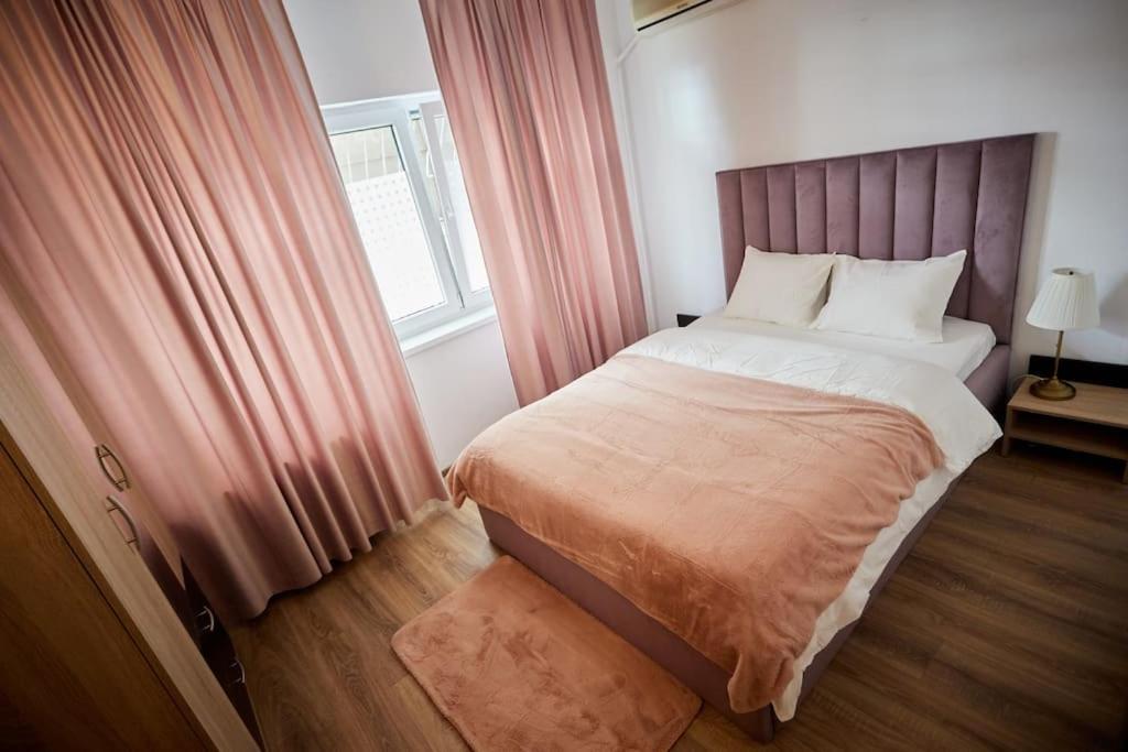 Queen Apartment Athenee Букурещ Екстериор снимка